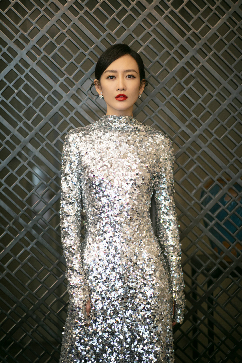 38岁王鸥身段拔群,穿亮面裙后背"有看头",咋瞧着咋美