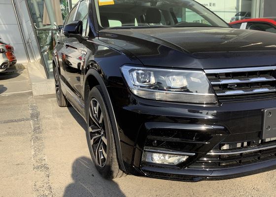 2021款大众途观l到店,玄武黑涂装获赞,内饰很高级,2.0t动力足