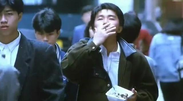 装台热播闫妮张嘉译吃饭再现周星驰式小人物