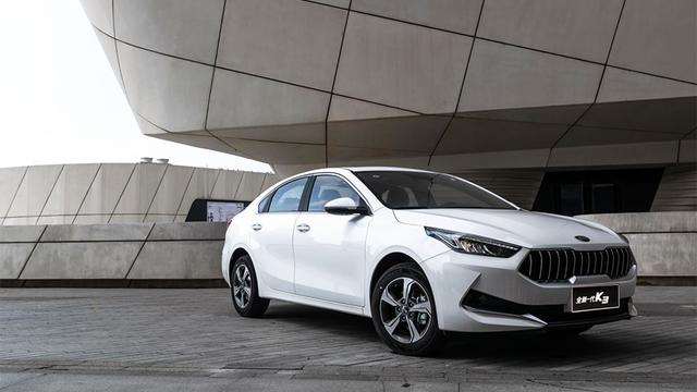 3分钟看车圈：大众速腾的新对手，丰田新轿车有啥亮点？