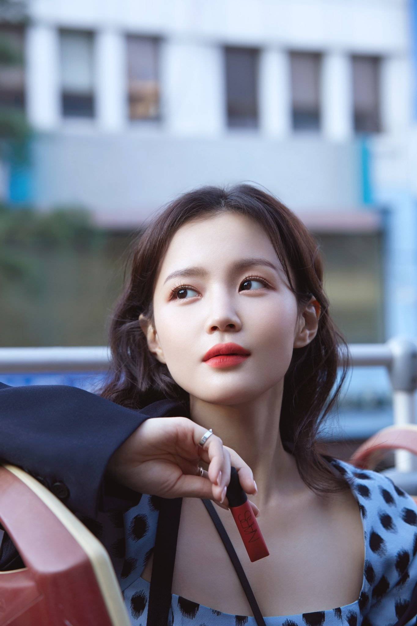 最惨女solo发布新歌预告,李遐怡签约aomg后,还能重回巅峰吗?