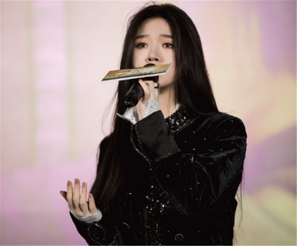 搓澡一时爽,天天搓澡彭昱畅,单依纯献唱《沐浴之王》