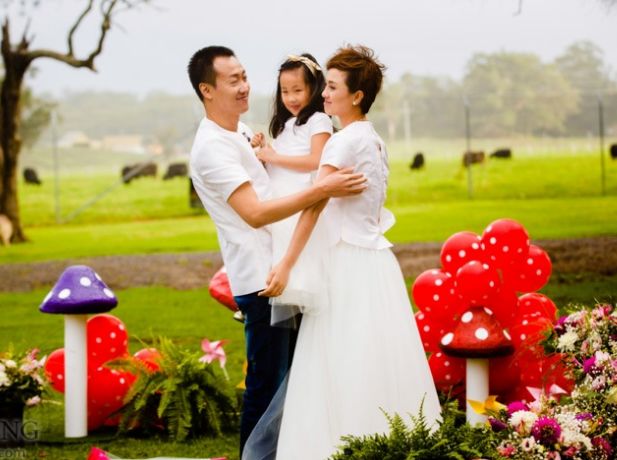 台前幕后都是夫妻,如今一家三口和睦幸福|辛柏青|朱媛媛|夫妻_新浪