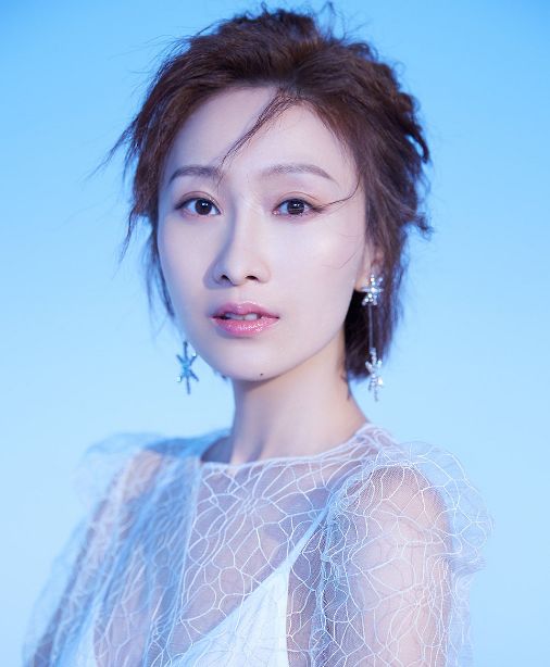 你们能认出这是慕容云朵的扮演者吗?欢迎下方留言