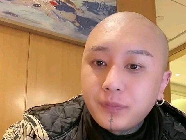 为争夺年度赛冠军,网红方丈公然向粉丝索要礼物!