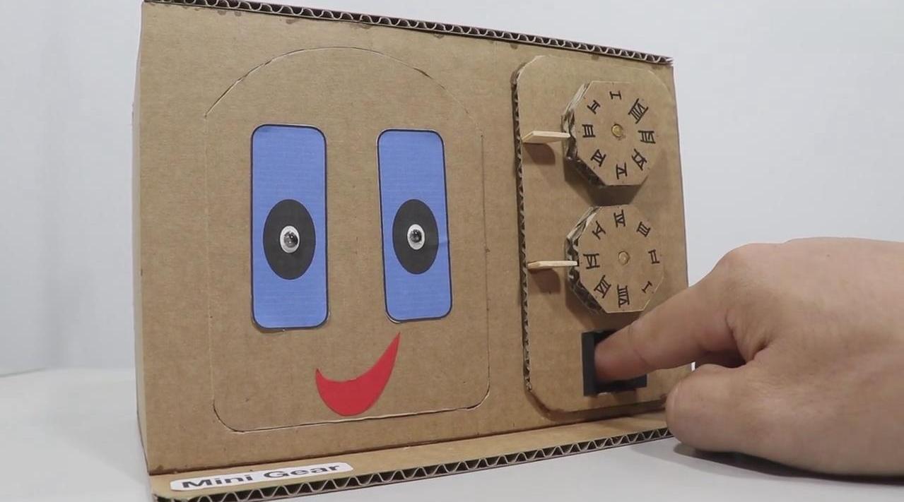 用纸板制作密码保险柜,纯手工打造,有这个能和孩子玩一天!