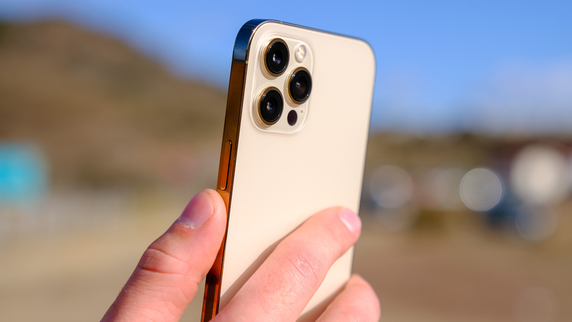 iphone12再次延迟发布不难看出,苹果目前面临创新乏力的局面,自从刘海