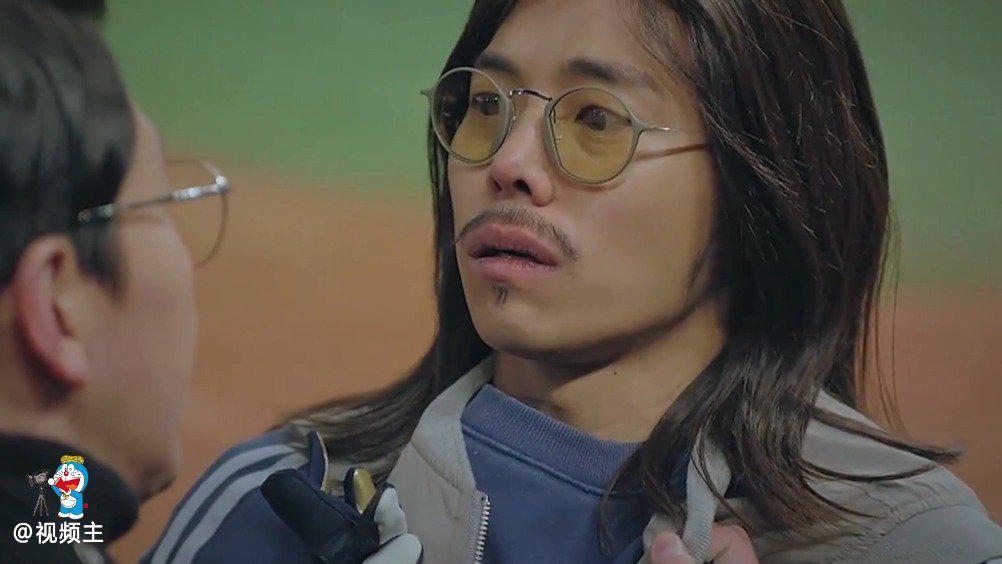 《顶楼》秀莲看见具虎东从孤儿院里出来