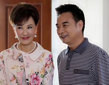 71岁夏台凤与丈夫秀恩爱,曾是恶婆婆专业户,晚年丧子太心酸