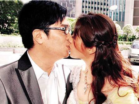 李若彤新书谈昔日旧情与富商男友相恋10年错爱让自己变麻木