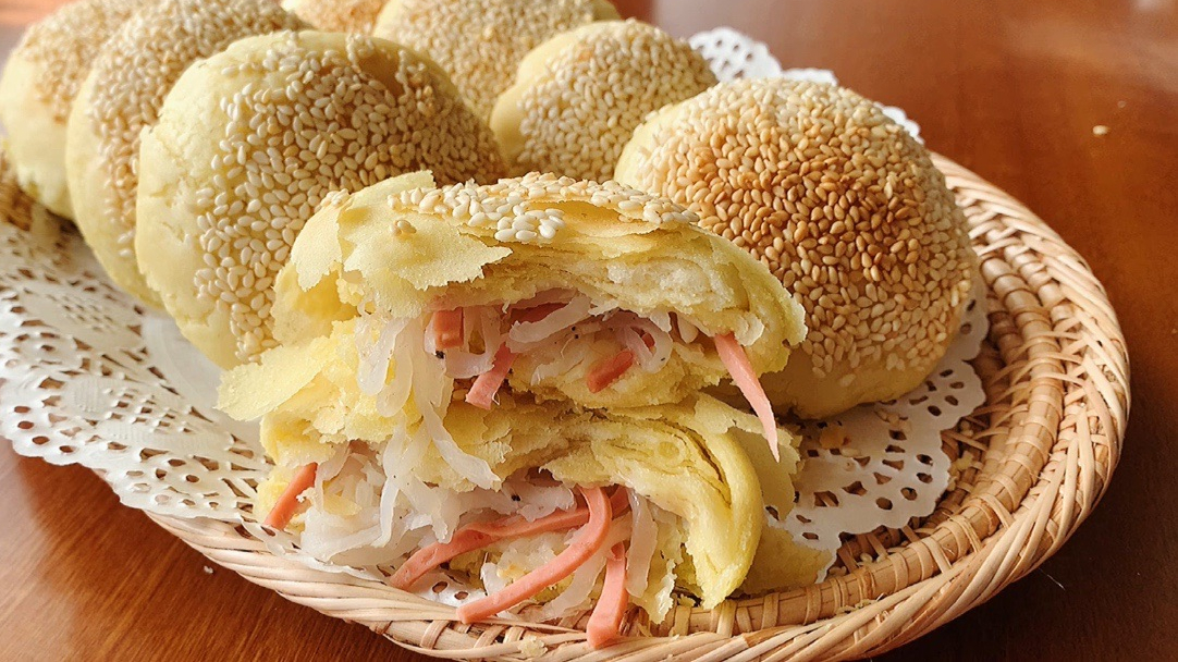 早餐又有新花样了!萝卜丝酥饼,松软可口,酥到掉渣吃时得用手接