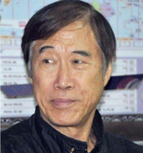 李连杰师父李俊峰,国家队武术总教练,82岁身轻如燕,精神抖擞