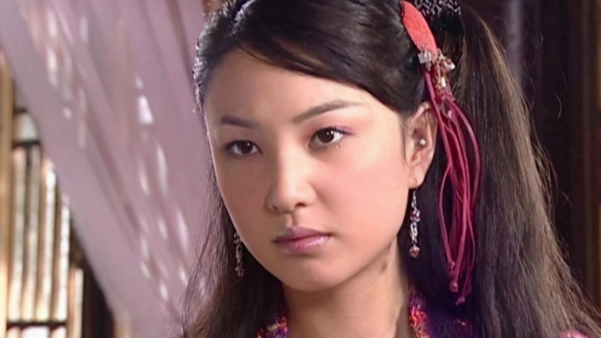 《小鱼儿与花无缺》是由谢霆锋,郑希怡等人主演的古装动作剧,主要讲述