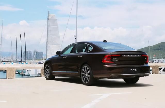 30万预算又不想买BBA 还有哪些豪华轿车可选？