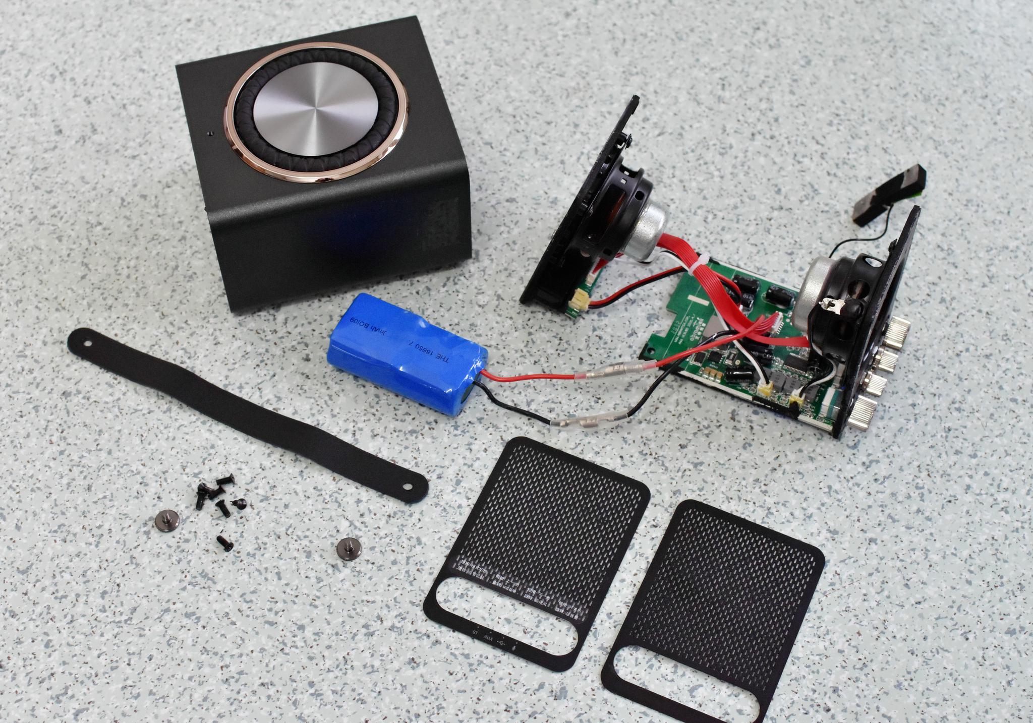 艾特铭客金刚6蓝牙音箱拆解,豪华堆料揭开小身材迸发大声场之谜