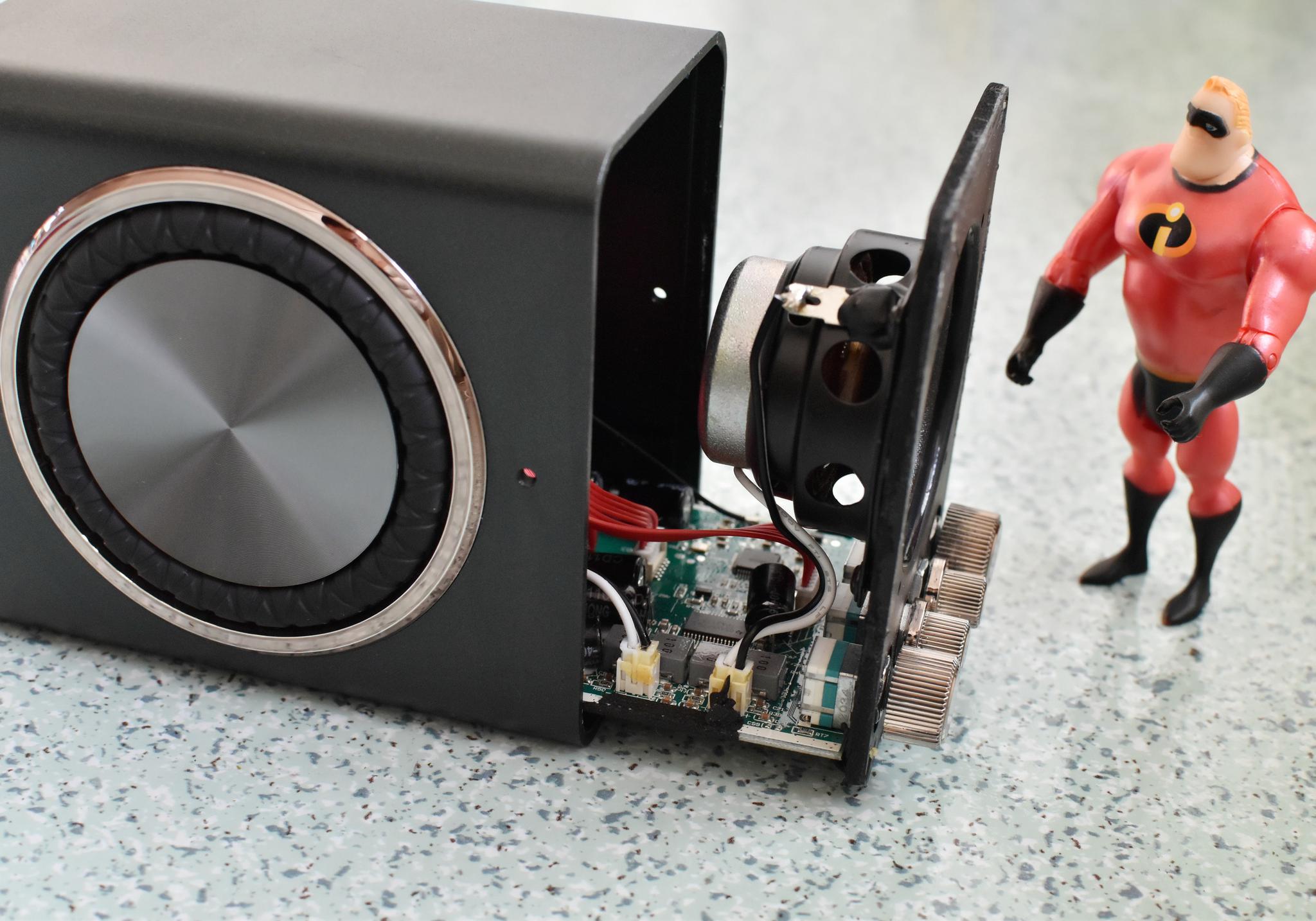 艾特铭客金刚6蓝牙音箱拆解,豪华堆料揭开小身材迸发大声场之谜