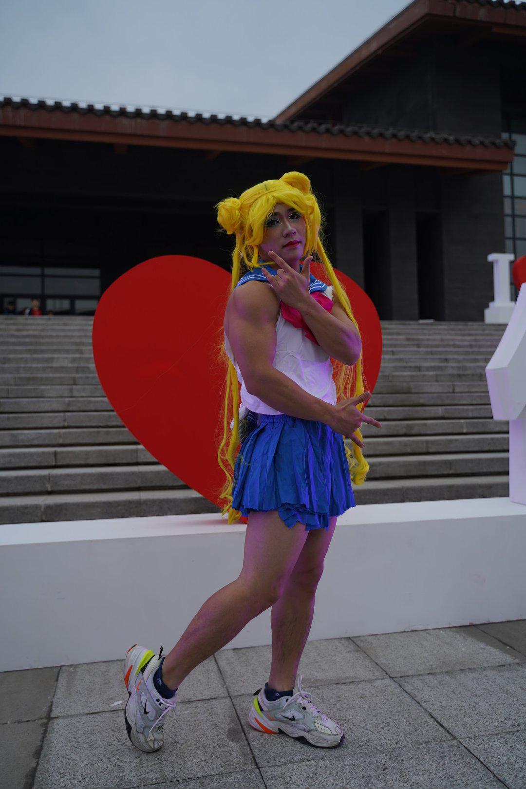 那必然是国产美少女壮士第一名了! yoo