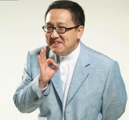 还记得曾经这位小品演员吗?和原配离婚后,和萧十一岁丫蛋结婚