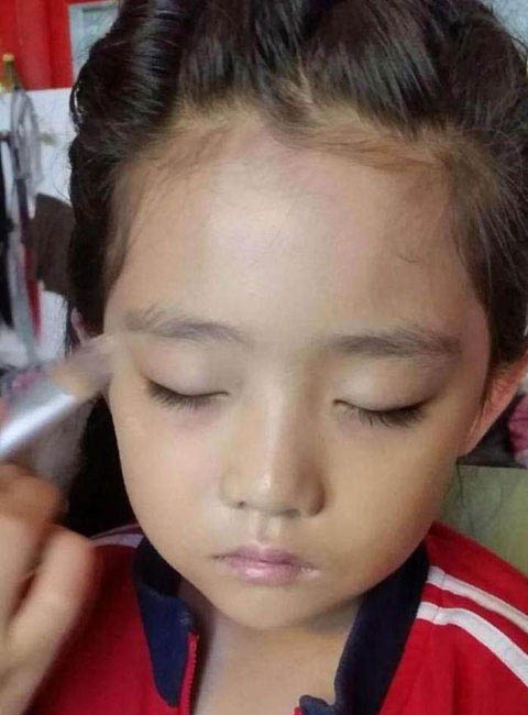 6岁出道凭乐童一角走红却因接戏太多父母被网友斥责