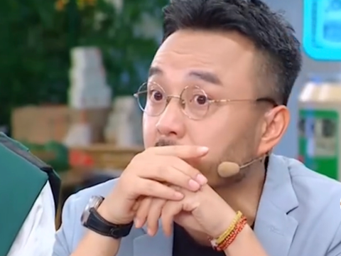 汪涵狂野波波头造型曝光,留长发不戴眼镜让人认不出,还撞脸徐峥