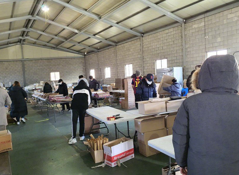 izone的粉丝有多努力?专辑工厂出货慢,粉丝自己开叉车去打包