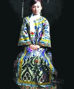 清朝服装有哪些?你了解清服吗?|服饰|满族|穿着_新浪新闻