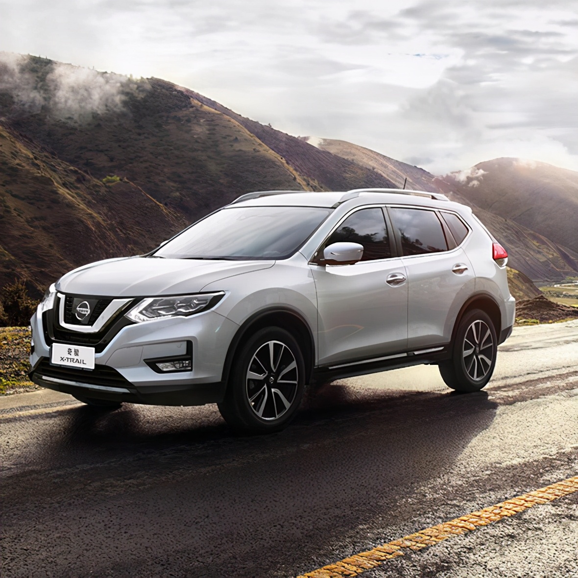 日产奇骏:全尺寸家用suv,大空间,还有三排座椅可选