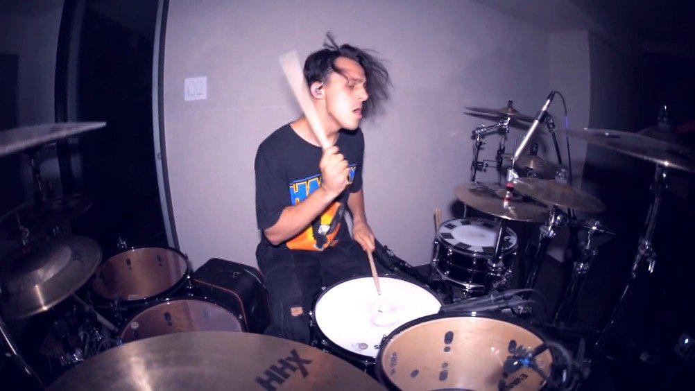 matt mcguire是美国超人气电子组合thechainsmokers的御用鼓手