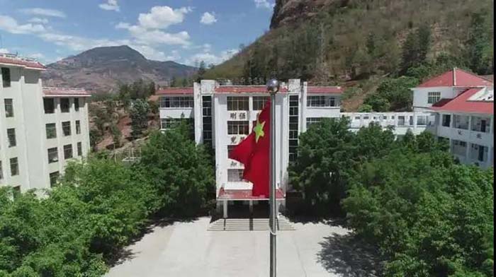 云南省教育厅领导调研华坪县教育工作