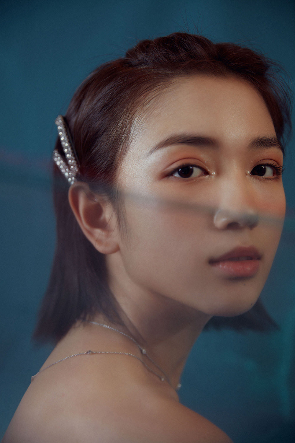 代露娃出席时尚颁奖典礼 造型新颖潜力无限