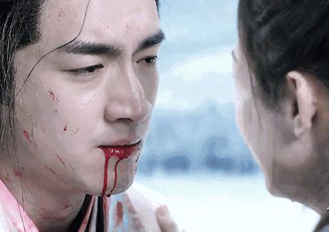 古装剧中明星们演嘴角流血戏:茅子俊好美,baby搞笑,她让人心碎