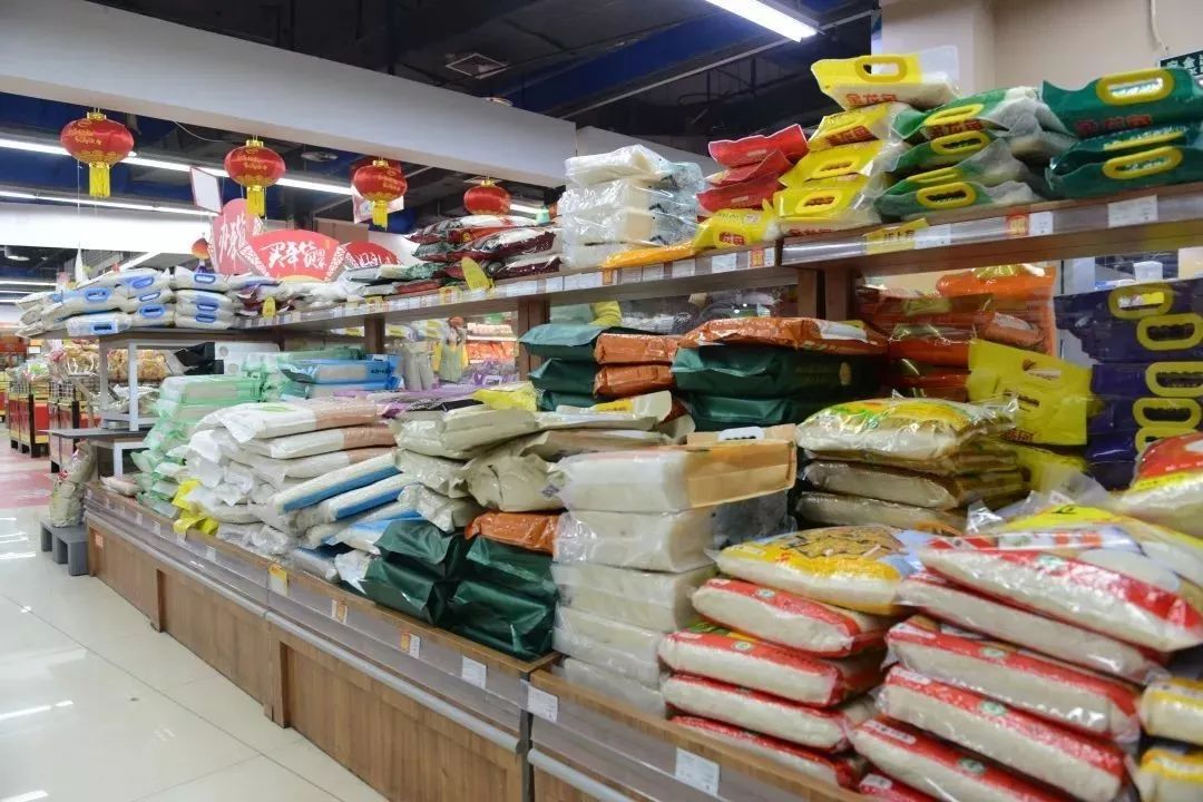 买大米,应该挑袋装还是散装?原来很多人都弄错了,难怪焖饭不香