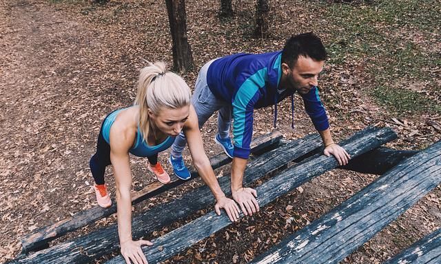 练胸迷如何在家徒手全方位练胸4个动作建议你进行尝试