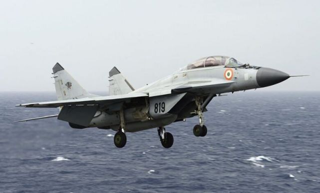 印度海军的米格-29kub战斗机,是米格-29k的双座型.