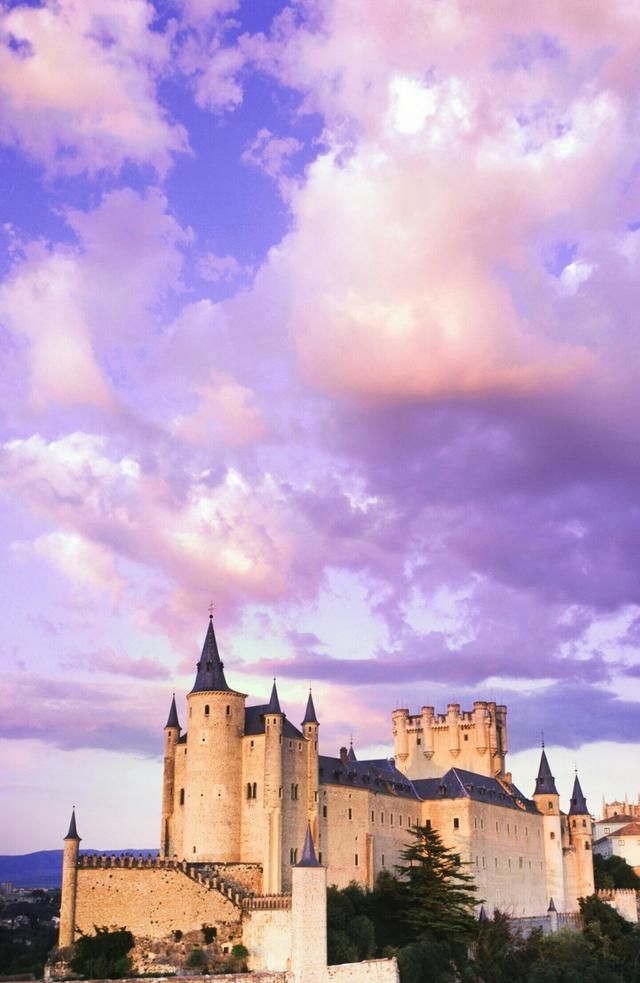 带你探索城堡的神秘让疲惫的心灵在美丽风景中得以休憩