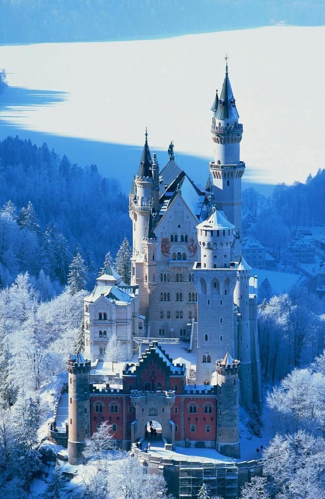 带你探索城堡的神秘让疲惫的心灵在美丽风景中得以休憩