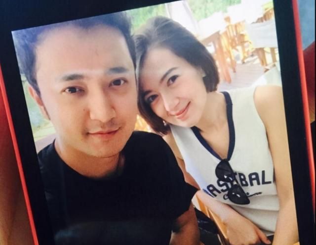 尼格买提妻子罕晒照异国留学7年夫妻互动少婚姻状况成谜