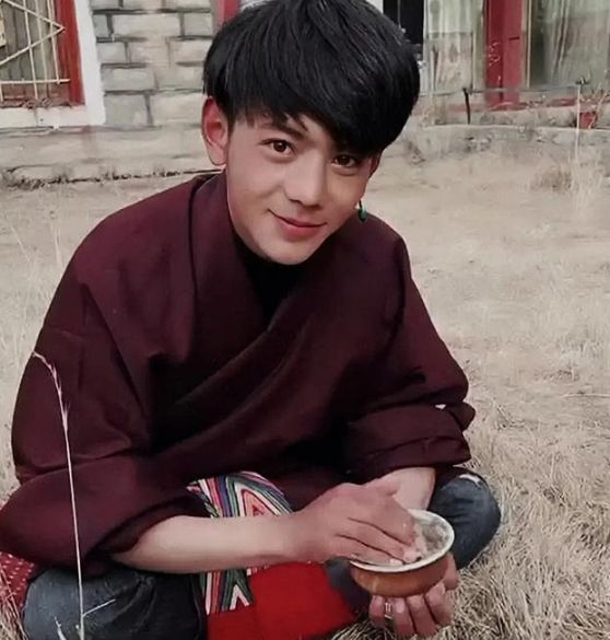 丁真相信大家都非常熟悉了,因为最近他的热度都快赶