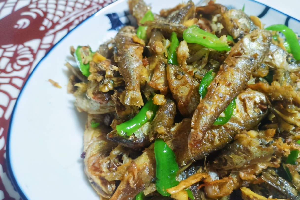 香酥青椒小鱼仔,一般人很难吃得到