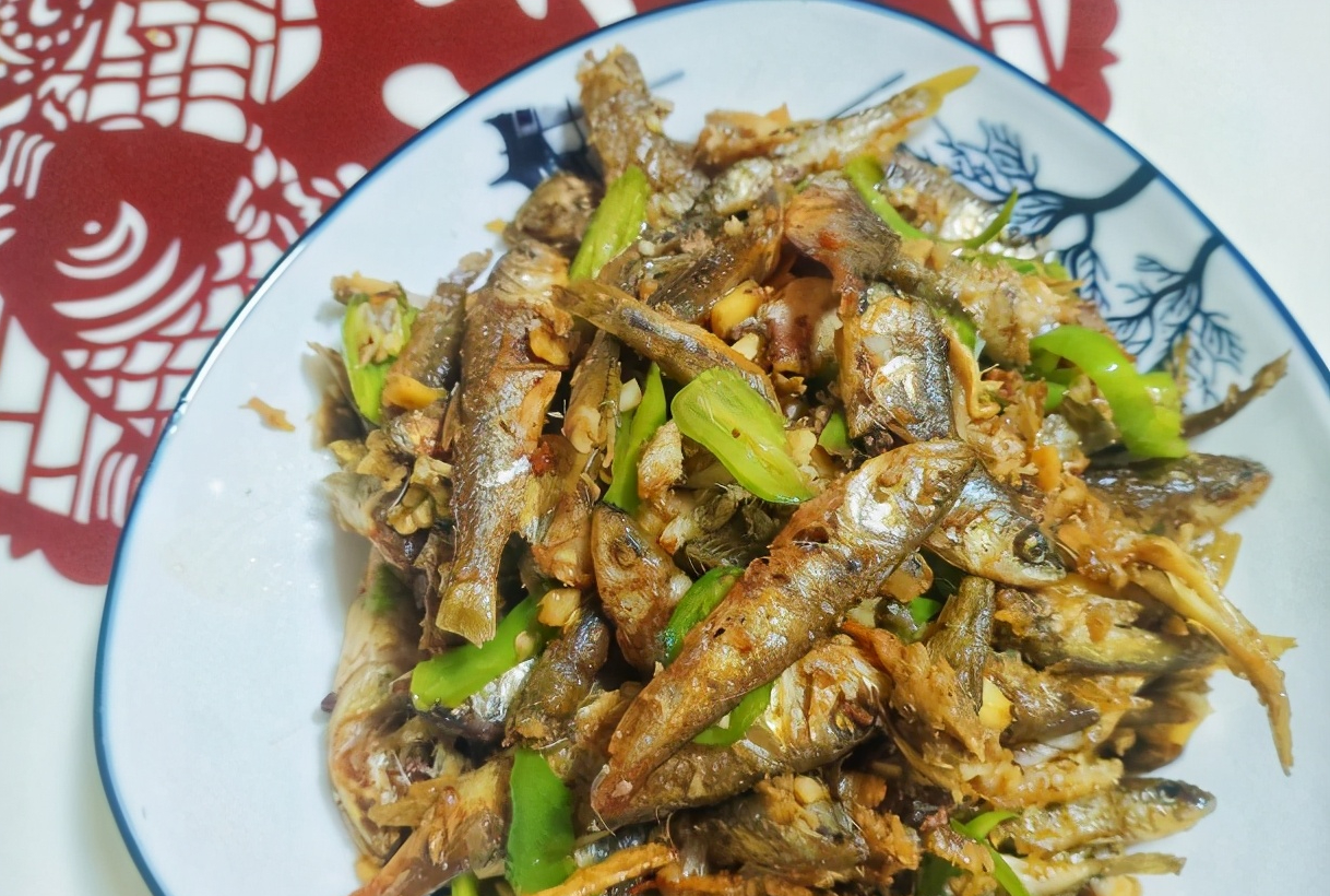 香酥青椒小鱼仔,一般人很难吃得到