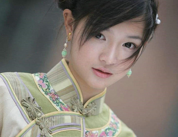 曾和赵丽颖同时出道,后和杨幂齐名,如今虽不火却是个富婆|何琢言