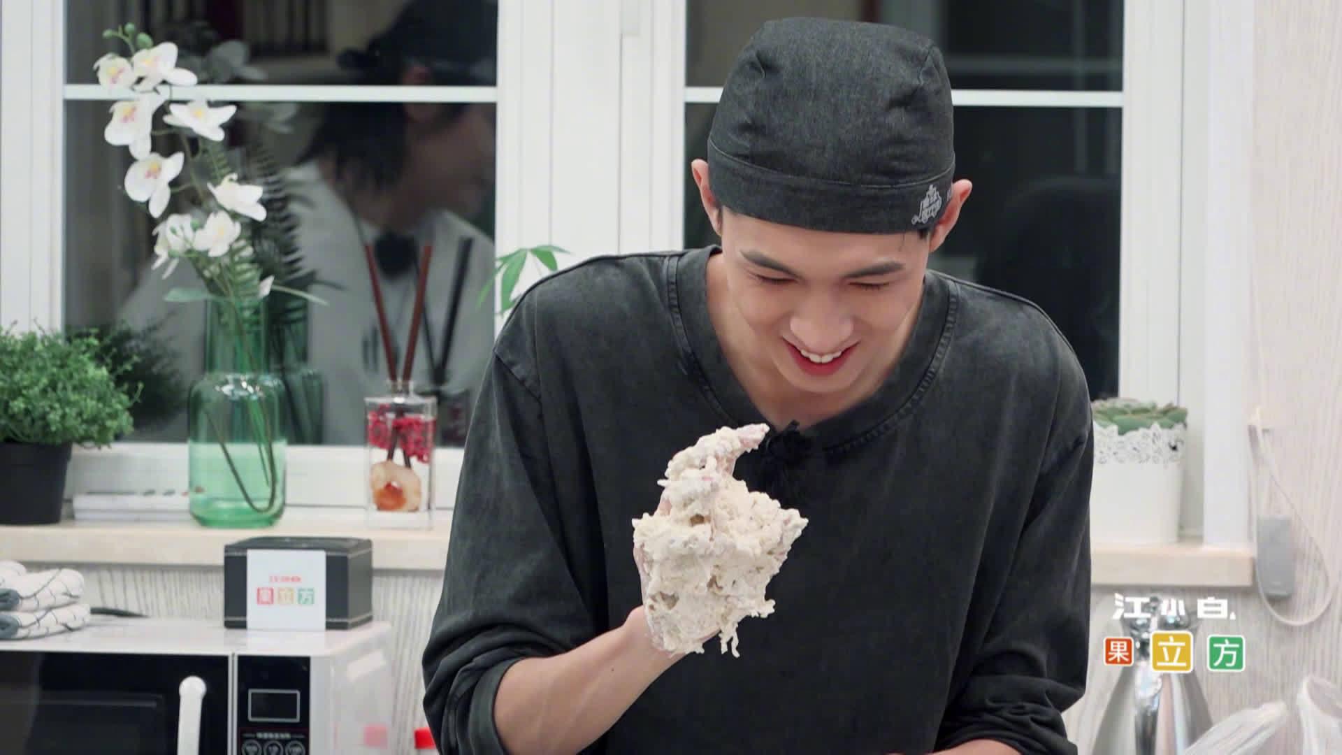 原来德云社最会做饭是@周九良 哇,@秦霄贤 师承九良必得精髓