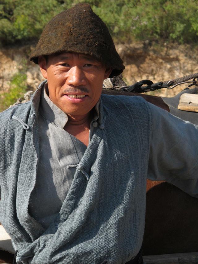 《亮剑》剧组太穷,这位司机被拉去"救场",接演多部作品成名角|杨清文