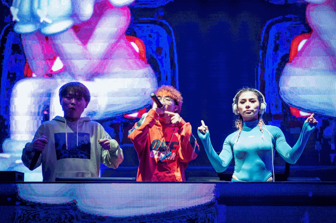 网红太空舱主题酒吧空降津城高颜值dj热场爱玩的都疯狂了