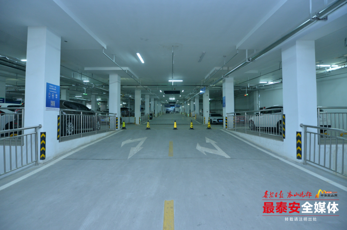 泰山景区红门广场游客中心投入使用