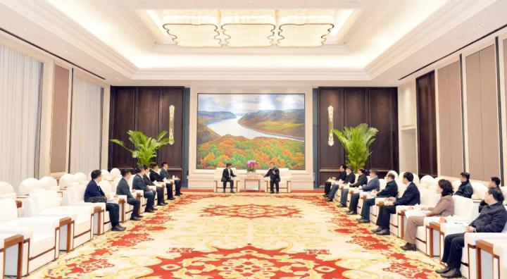 融创中国董事长_镁刻·董事长说中报|融创中国董事会主席孙宏斌:下半年销售压力很...(2)