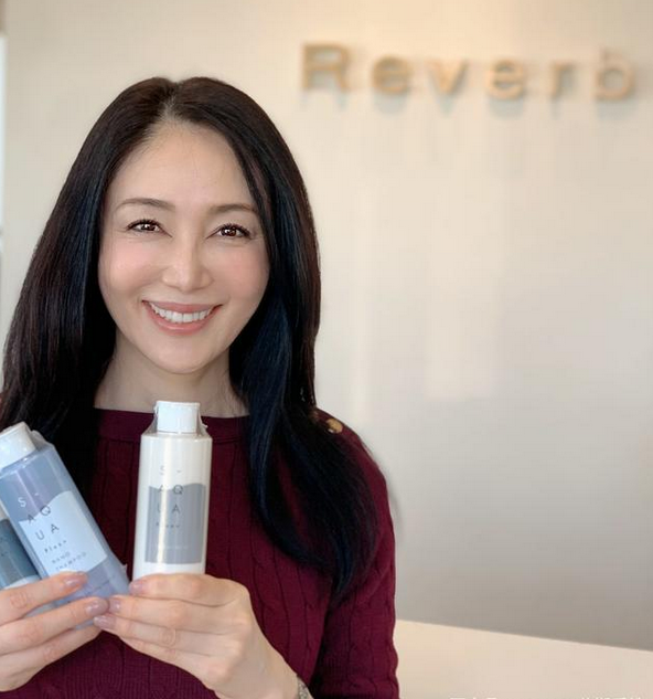 日本53岁魔女坂村薰选美夺冠!身材火辣脸似少女