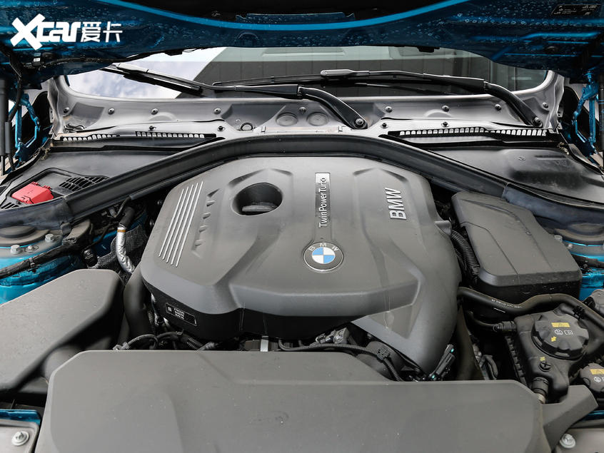 新款宝马4系四门轿跑车上市 售35.98万起