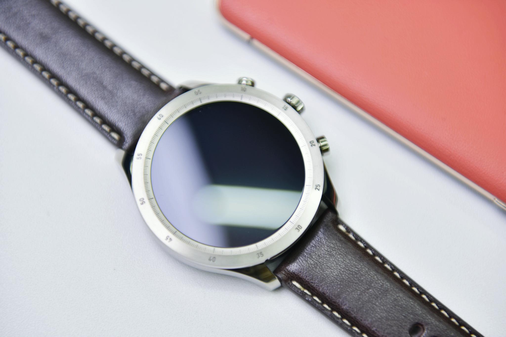 智能手表圈的高端机械手表! Zepp Z精工品质来袭!