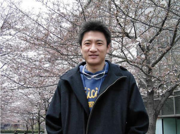 他是唯一拒绝过范冰冰的男人,赵薇对他赞不绝口,娶护士幸福至今|韩青